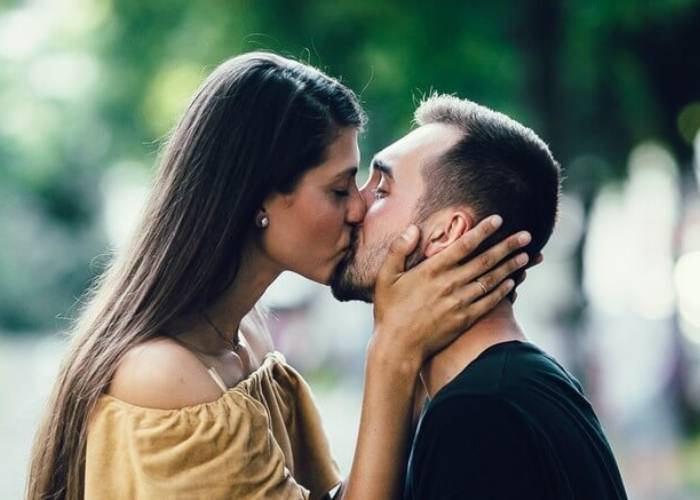 7 Different Ways to Kiss for a Passionate Lover - Cupid Blog